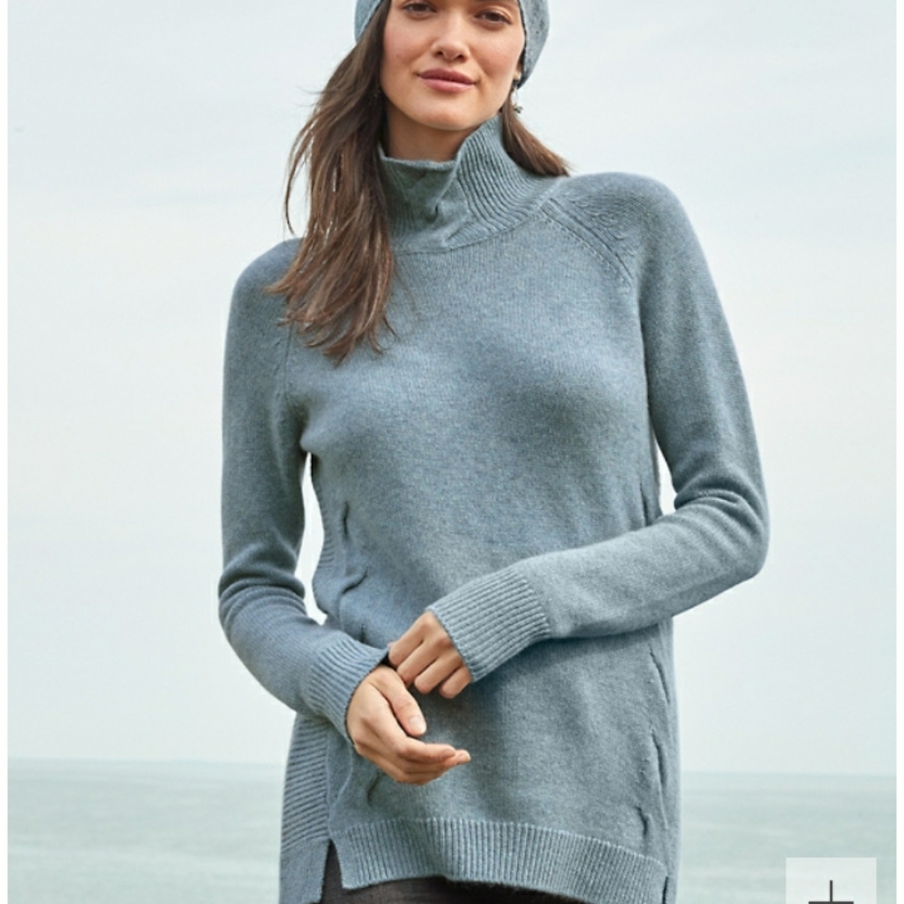 Cashmere cable-detail turtleneck tunic